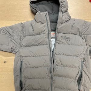 Kelvin lite down jacket.